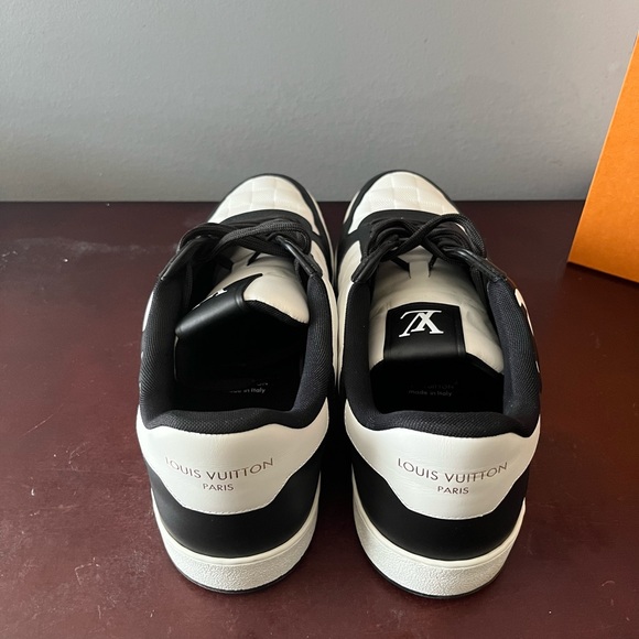 BLACK AND WHITE LOUIS VUITTON RIVOLI SNEAKER - Picture 5 of 7